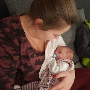 Stolze Tante: Sarafina Wollny hält Calanthas Tochter im Arm!