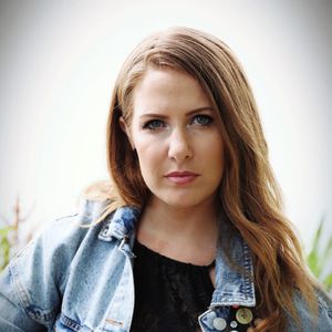 Zuerst Straßenmusikerin: Sarah Bird hofft auf Durchbruch