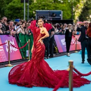 Für mehr Ruhe: Sarah Engels' flauschiger ESC-Glücksbringer