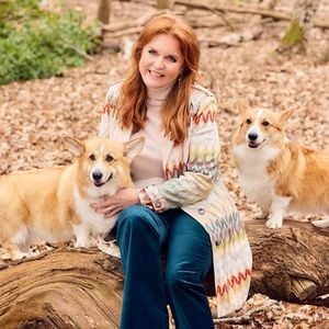 Zum Hundetag: Sarah Ferguson teilt putziges Foto mit Corgis