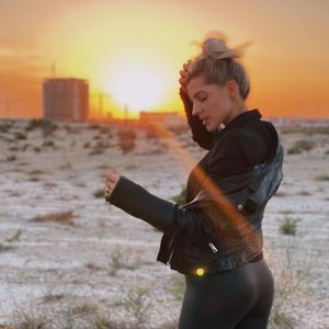 Neues Abenteuer: Sarah Harrison kommt langsam in Dubai an!