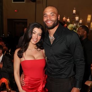 NFL-Star Dak Prescott und seine Verlobte erwarten ein Baby