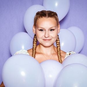 Sarah-Jane schaut "Die Wollnys", wenn sie Familie vermisst