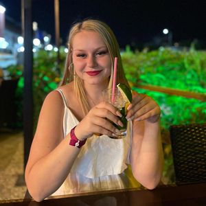 Sarah-Jane Wollny, TV-Bekanntheit