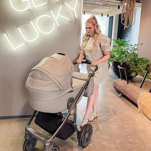 Neu-Mama Sarah Knappik richtet rührende Worte an Baby Marly