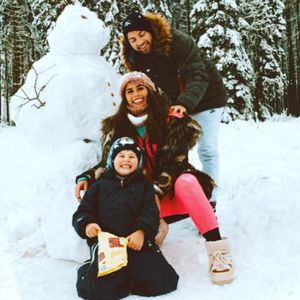 Winterspaß: Sarah Lombardi tobt mit ihrer Familie im Schnee