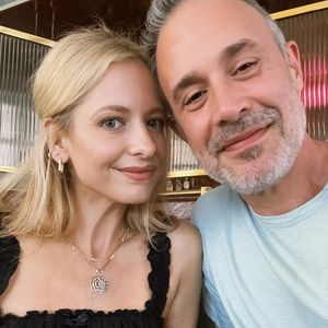 So süß feiert Sarah Michelle Gellar Freddies 49. Geburtstag