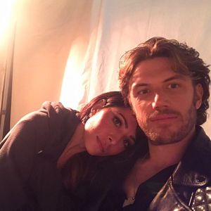 "Sex/Life": Sarah Shahi begeistert von Partner Adam Demos