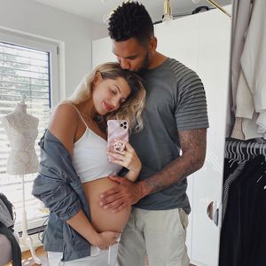 Sarah und Dominic haben sich auf einen Babynamen geeinigt