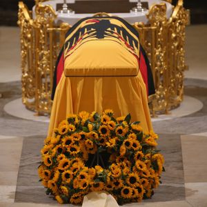 Helmut Schmidt: Internationale Politprominenz nimmt Abschied