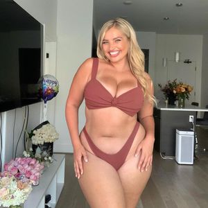 Happy mit ihren Kurven? Sarina Nowak kennt ihr Gewicht nicht