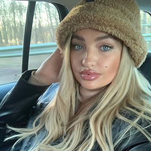 Curvy-Model Sarina Nowak findet ihren Body nicht immer schön