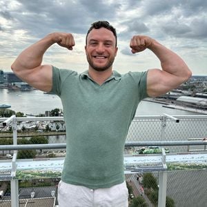 So sehr genießt YouTuber Sascha Huber den Alltag mit Baby