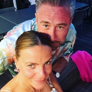 Zum Geburtstag: Sasha teilt seltenes Pärchenbild mit Ehefrau