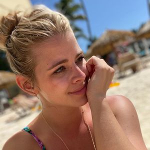 Möpse-Sponsor: Wer hat Saskia Atzerodts Brüste bezahlt?