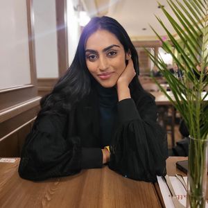 GNTM-Star Sayana Ranjan ist jetzt auch Immobilienmaklerin