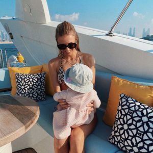 Meilenstein: Neu-Mama Scarlett Gartmann verreist mit Baby