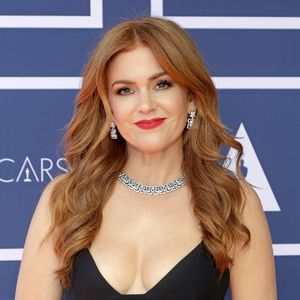 Schauspielerin Isla Fisher bei den Oscars 2021