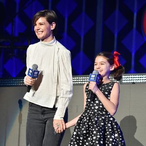 Katie Holmes erklärt: Darum trug Suri als Kind hohe Schuhe!