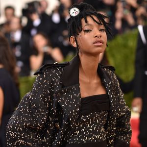 Zu erotisch? Willow Smith (13) mit Älterem im Bett