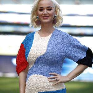 Neue Kugel-Bilder: Schwangere Katy shoppt im Schlabber-Look