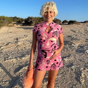 Niedlich: Schwangere Pixie Lott streichelt ihren Babybauch