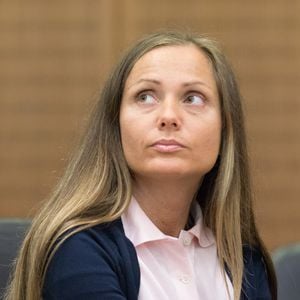 "Leute machen Auge": Schwesta Ewa wird der Flug verweigert!