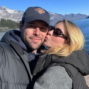 Sydney Sweeney und Scooter schicken Grüße aus Neuseeland