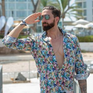 #linksträger! Ups, Beulen-Panne bei Bachelorette-Sebastian?