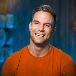 Nach zwei Pleiten: Endlich punktet Bachelor Basti mit Kuss!