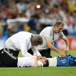 Blutige Nase: So geht's Kicker Rudy nach Tritt ins Gesicht