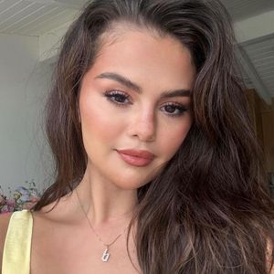 Gerüchte angeheizt: Trägt Selena Gomez etwa Verlobungsring?