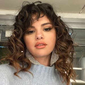 "Mehr Haut zeigen": Selena Gomez sollte altes Image ablegen