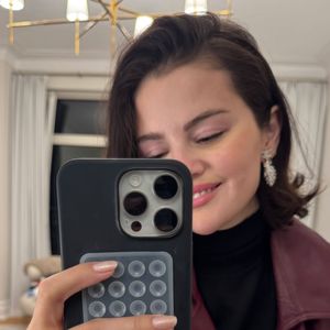 Nach Verlobung: Selena Gomez zeigt stolz ihren Ring