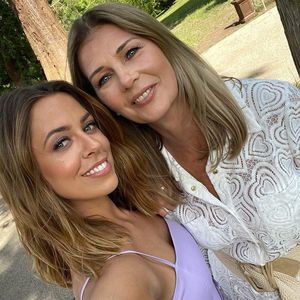 Vanessa Mai kann bei "Bares für Rares" ordentlich abräumen!