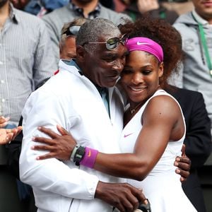 Deshalb soll Serena Williams Dad ihre zwei Töchter coachen!