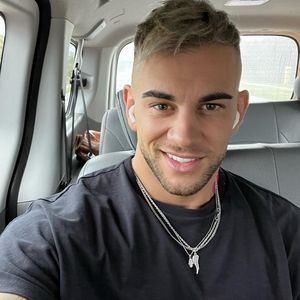 Turtelfotos im Club: Flirtet Serkan Yavuz hier etwa fremd?