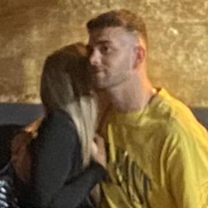 Mit Unbekannter im Club: Turtelt Serkan Yavuz hier fremd?