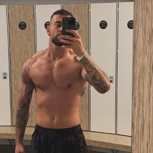 Update zur Abnehmreise: Serkan Yavuz posiert oberkörperfrei