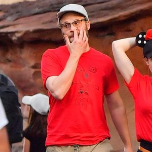 Beim Popeln erwischt! Seth Rogen erkundet seine Nase
