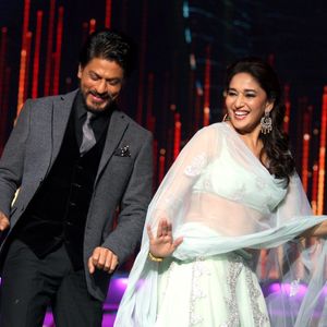 Zurück in die 90er: Shah Rukh Khan tanzt mit Madhuri Dixit