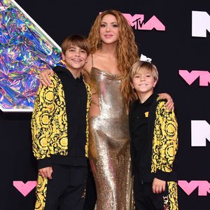 Wie süß! Shakira kommt mit ihren zwei Söhnen zu den MTV VMAs