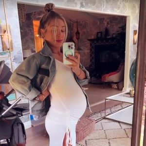 Brian Austin Greens Freundin Sharna zeigt runden Babybauch