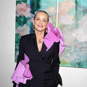 Sharon Stone stellt eigene Kunstwerke in Los Angeles aus