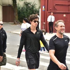 Umringt von Bodyguards: Shawn Mendes streift durch São Paulo