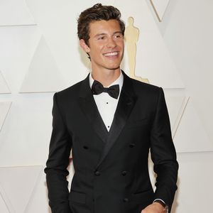 Ohne Camila auf Red Carpet: Shawn Mendes glänzt im Smoking