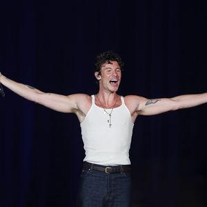 Nach Schlagzeilen: Shawn Mendes genießt stylish die Natur