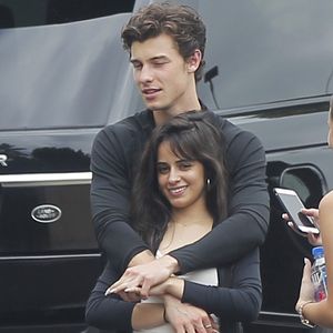 Camila Cabello himmelt Shawn Mendes bei seinem Konzert an