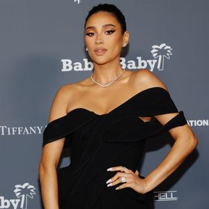 Umstyling? Shay Mitchell überrascht ihre Fans mit Pixie Cut!
