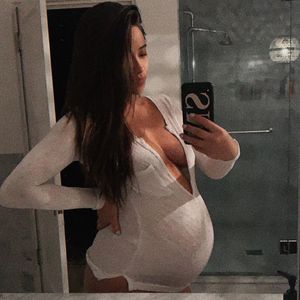 Kurz vor der Geburt: Shay Mitchell zeigt sich mit Mega-Bauch